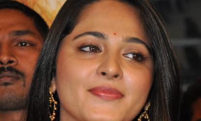 Anushka Stills At Rudhramadevi Movie Trailer Launch