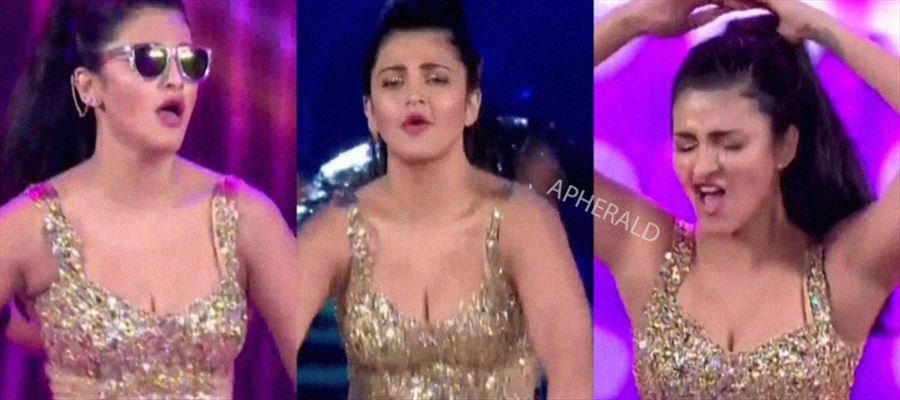 No Hot Dance of Shruti this time?