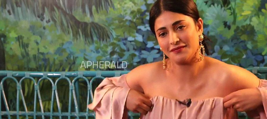 Image result for <a class='inner-topic-link' href='/search/topic?searchType=search&searchTerm=SHRUTI' target='_blank' title='click here to read more about SHRUTI'>shruti </a>haasan apherald