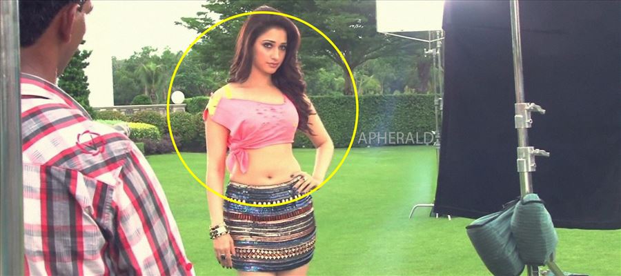 OMG... This is TAMANNA !! Check this Photo yourself